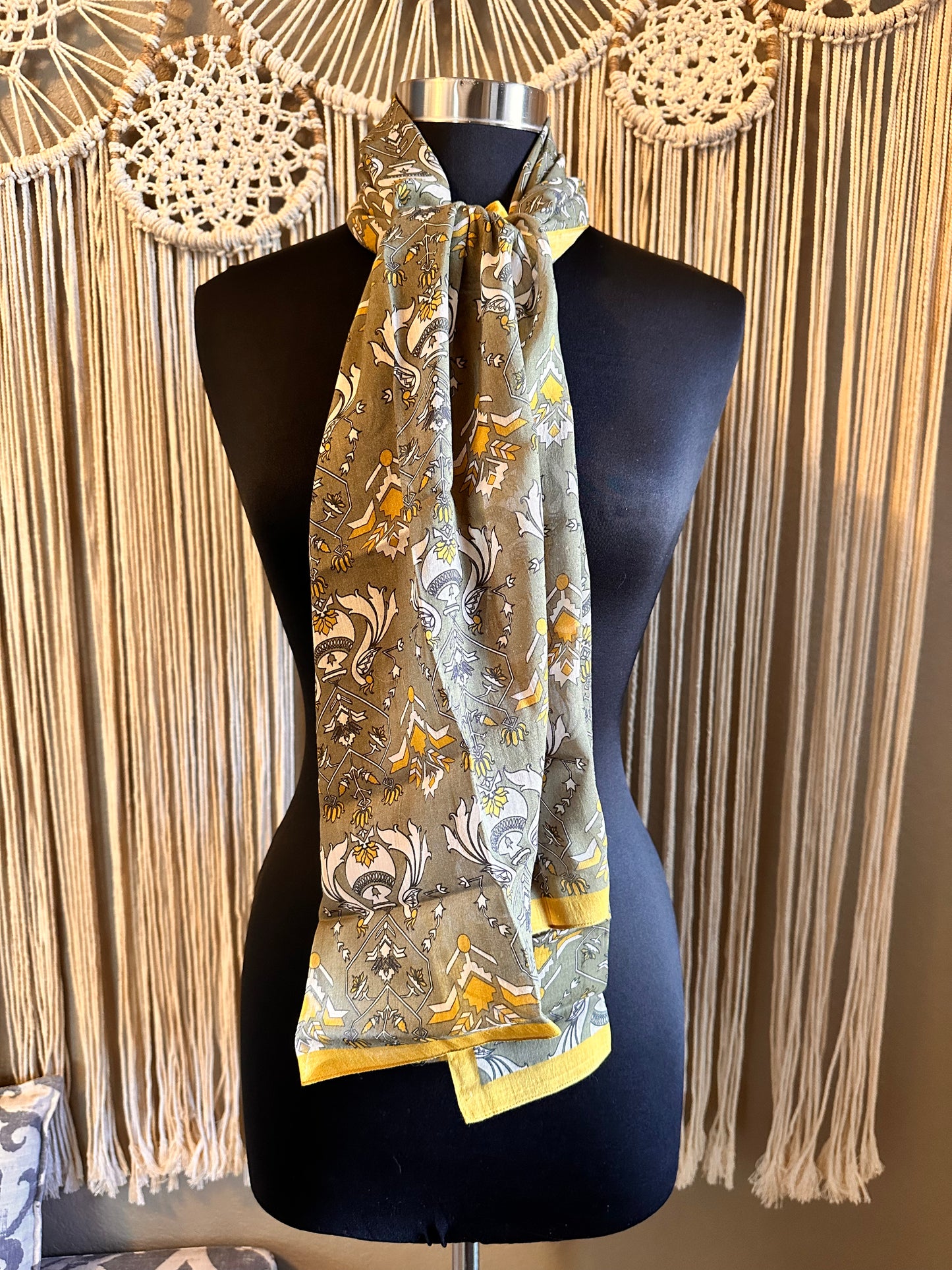 SCARVES - PASSIONATE PEACOCKS