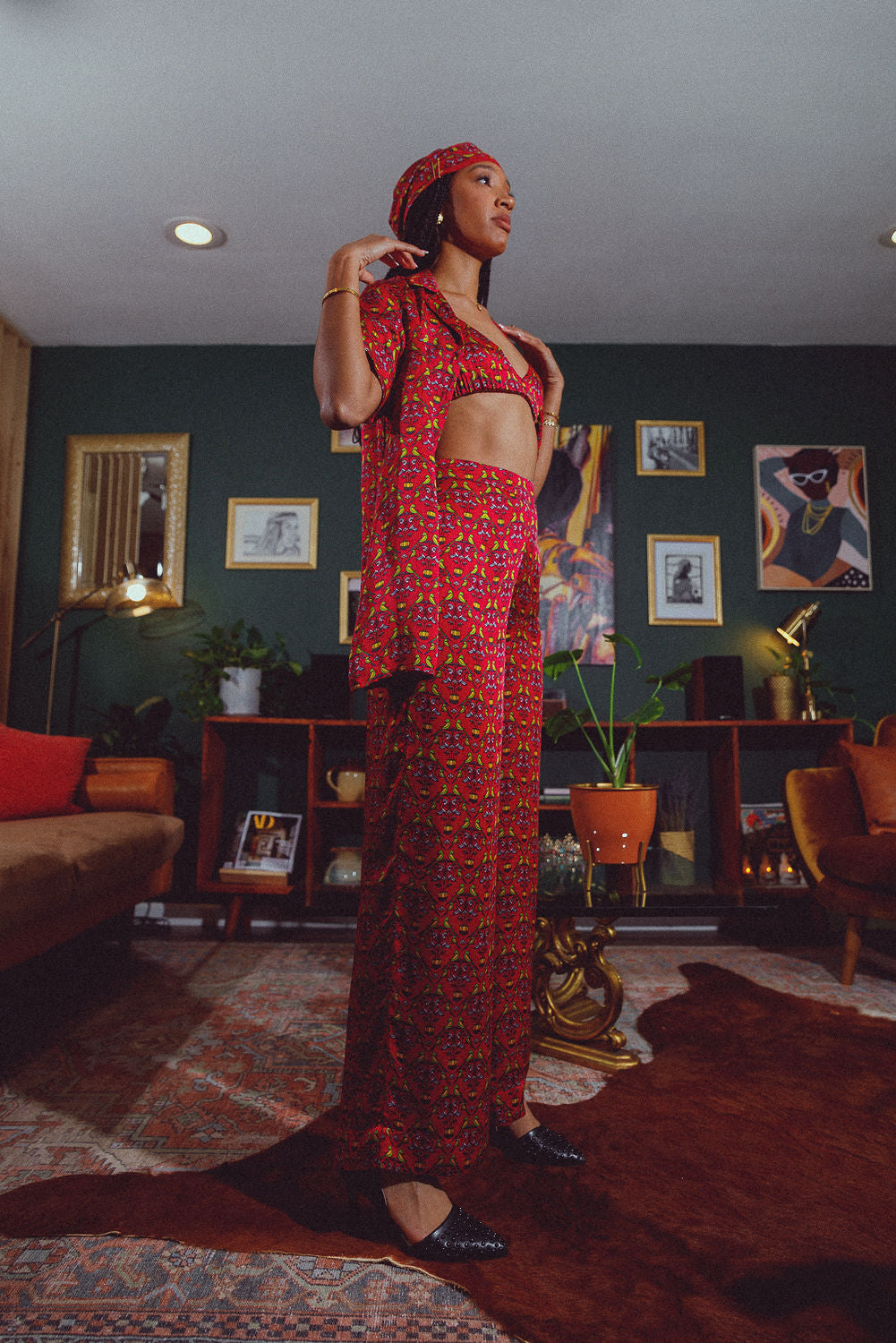 PLAYFUL PARROTS THREE-PIECE SET