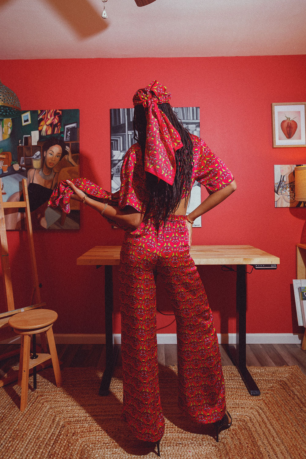 PLAYFUL PARROTS THREE-PIECE SET